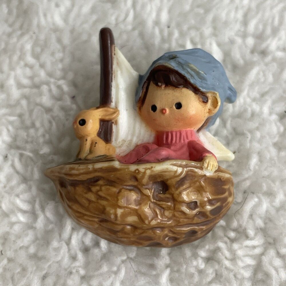 VTG Walnut Sailboat Easter Bunny Boy Blue Bonnet Lapel Pin Brooch 1980’s